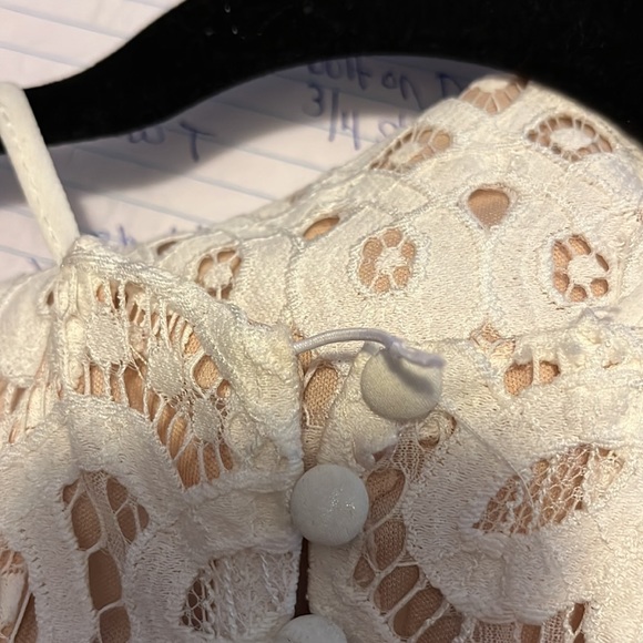 Lulus. Lace Dress Size XS Taupe underneath and Ivory Lace - Picture 13 of 13
